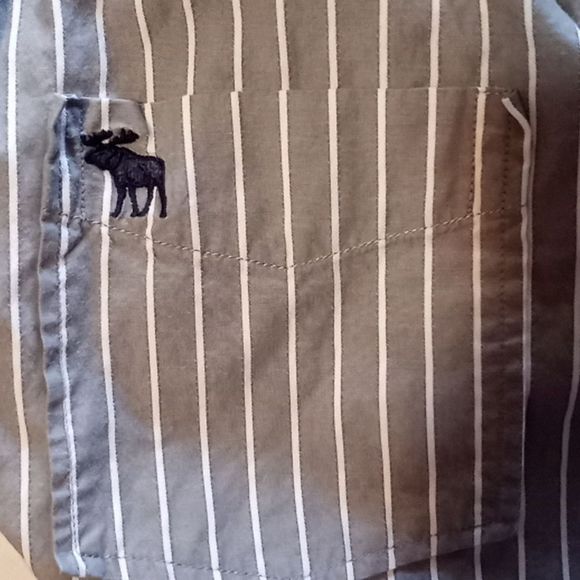 Abercrombie & Fitch boys long sleeve button down size L. - Picture 7 of 8